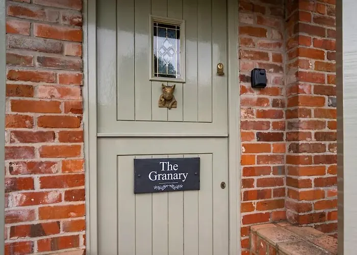 The Granary At Pannels Ash Farm